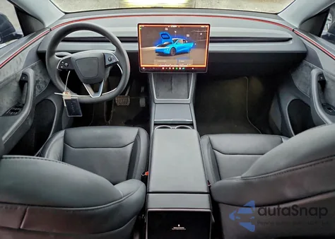 2026 Tesla Model Y z USA, uszkodzony, nr VIN 7SAYGDEE5TF341171